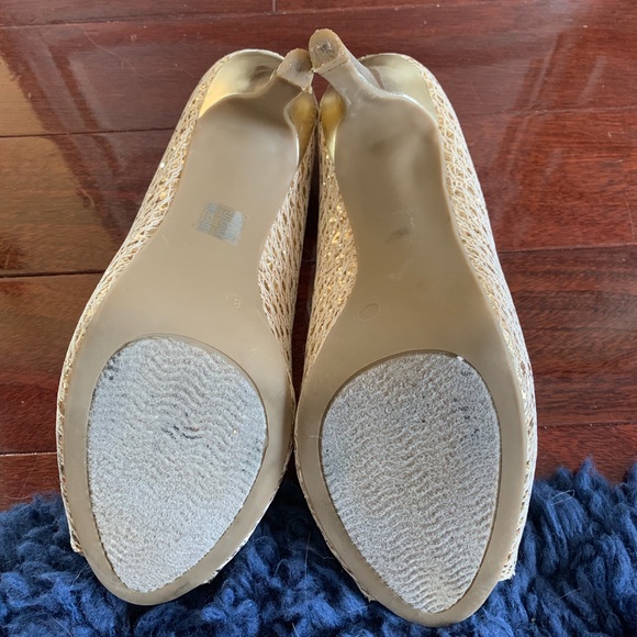 Audrey Brooke gold and white heels - Picture 4 of 8